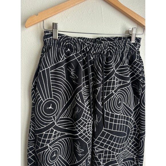 Jordan Flight Womens Black White All Over Print Fleece Jogger Sweatpants Small - Picture 3 of 7